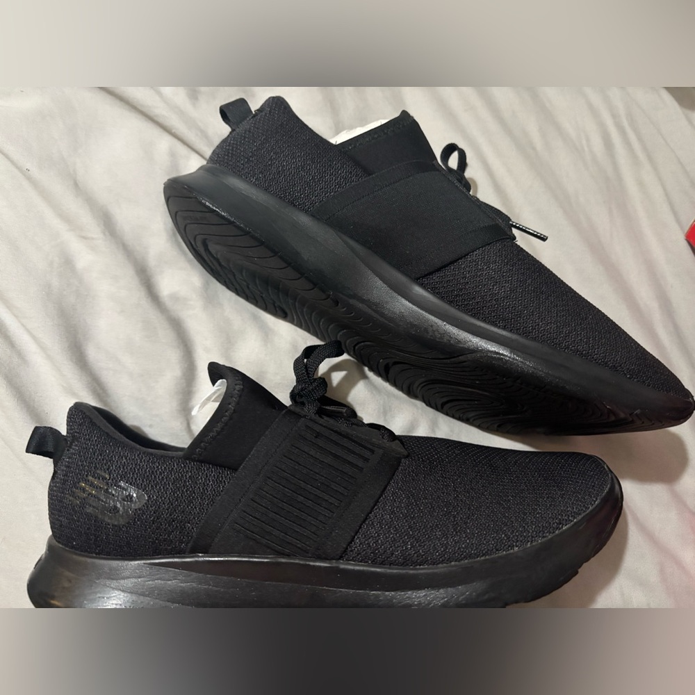 New Balance Women’s Black Slip resistant sneakers